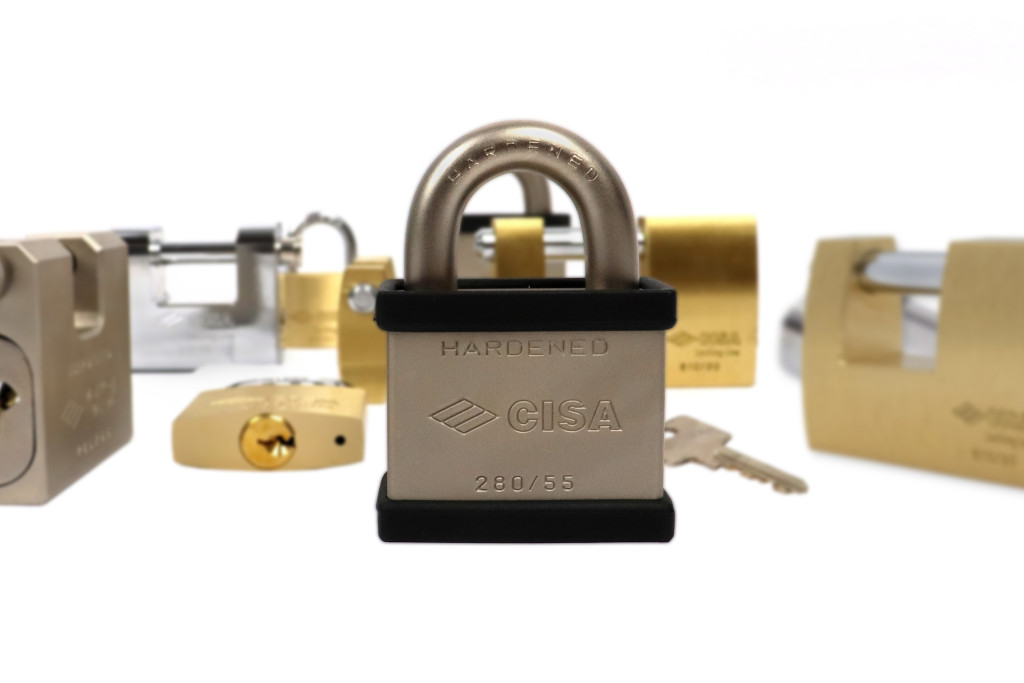 навісні замки CISA