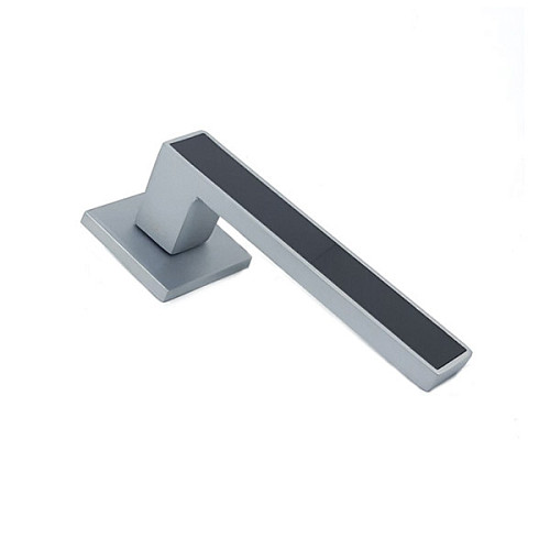 Ручки на розетте KEDR ULTRA R21.810 MCP / BL матовый хром с глянцевой вставкой - Фото №4