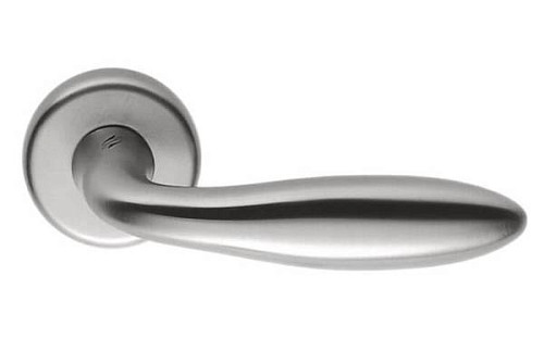 Ручки на розеті COLOMBO Mach CD81 (CD69BZGG-CD63GB) матовий хром - Фото №2