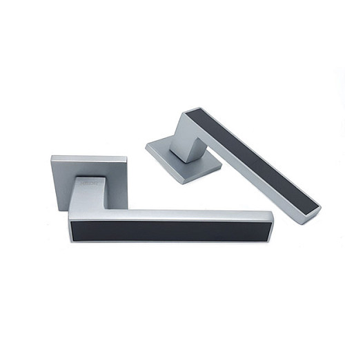 Ручки на розетте KEDR ULTRA R21.810 MCP / BL матовый хром с глянцевой вставкой - Фото №2